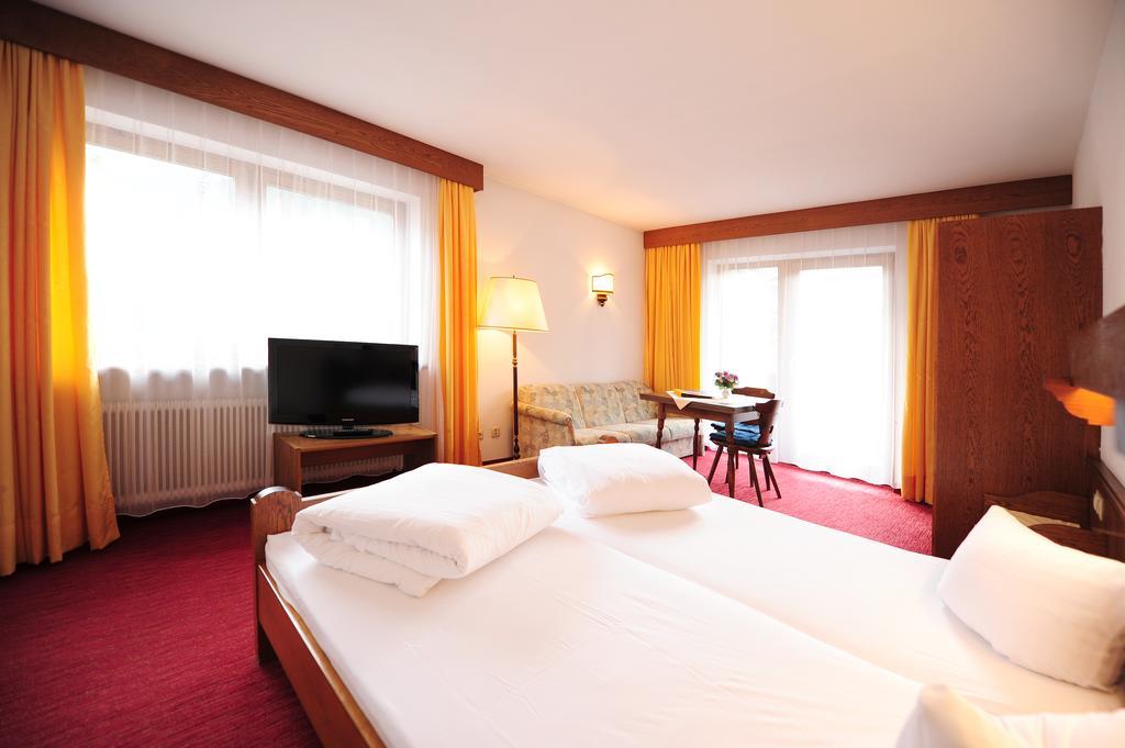 Hotel Garni Lamm 나우더스 객실 사진